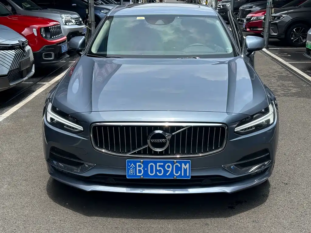 Купить Volvo S90