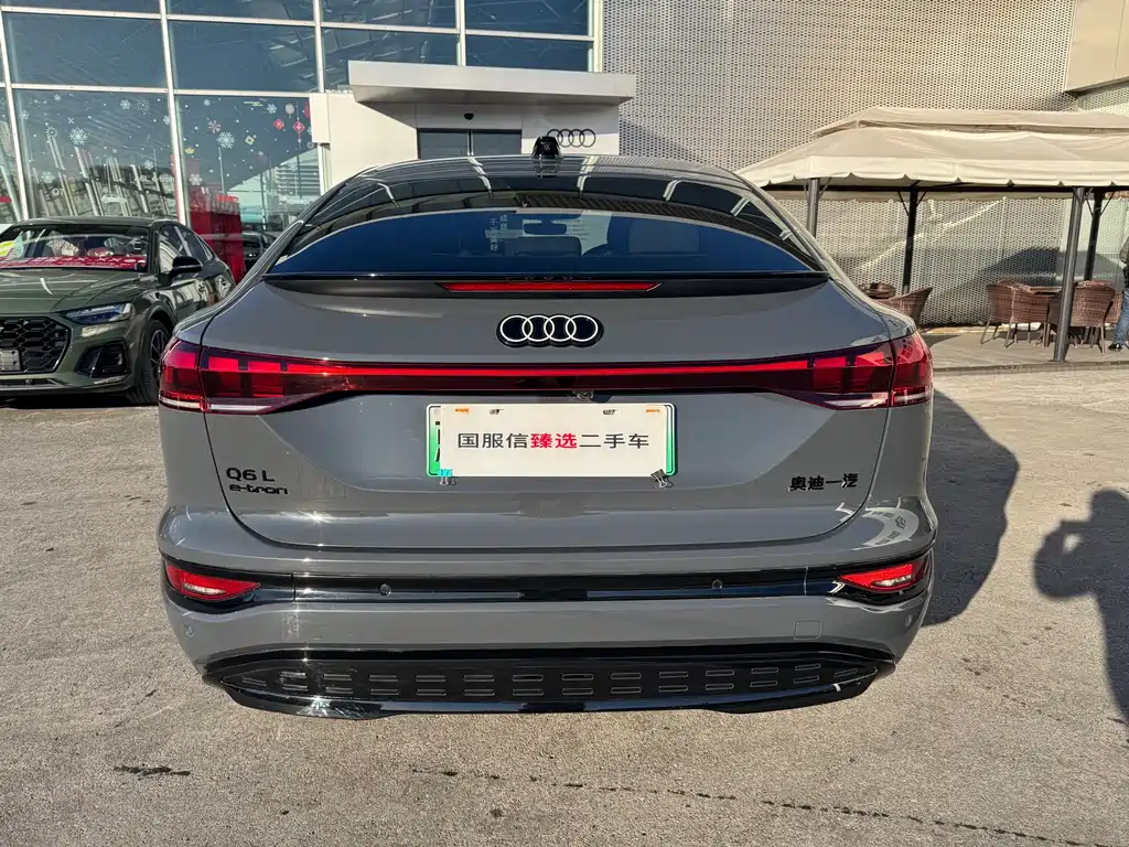 AUDI Q6L SPORTBACK E TRON
