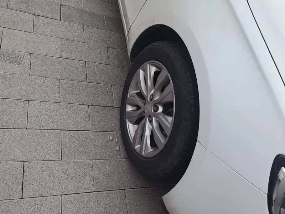 Buick Excelle — миниатюра 6