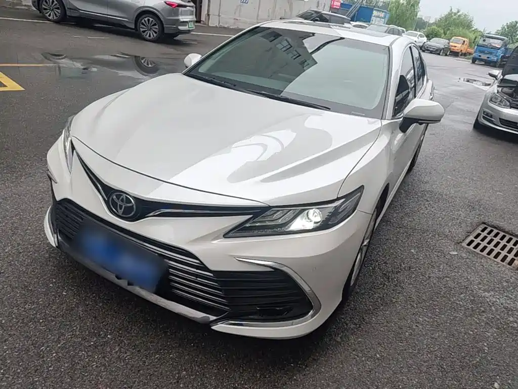 Toyota Camry — миниатюра 2
