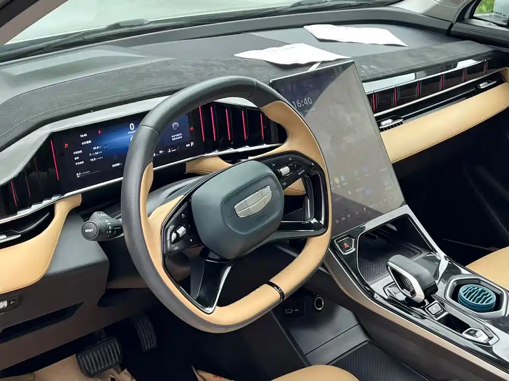 Geely Boyue L — миниатюра 8