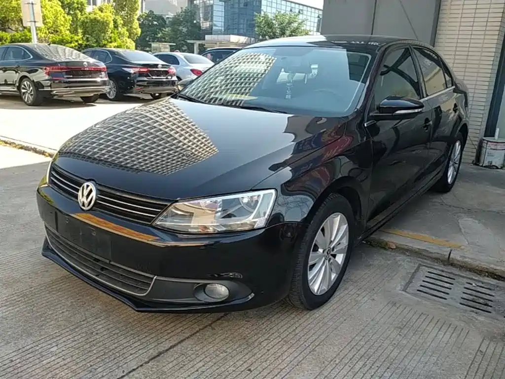 Volkswagen Sagitar 2015