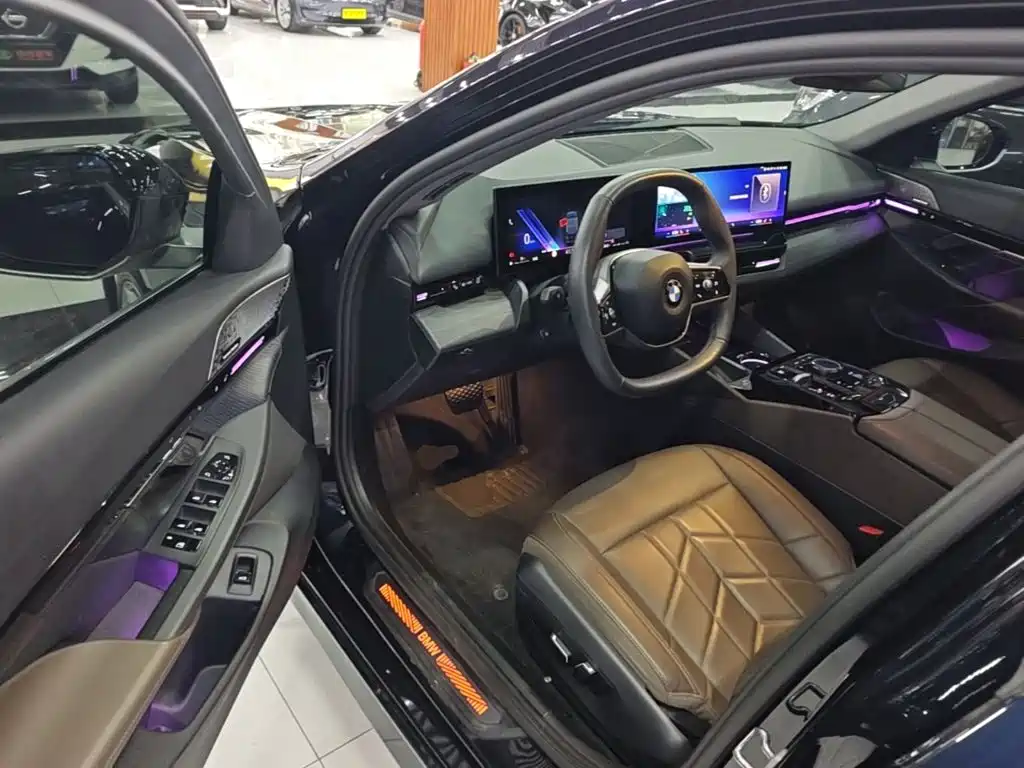 BMW 5 Series — миниатюра 16