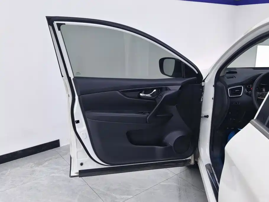 Nissan Qashqai — миниатюра 7
