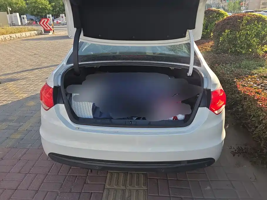 Citroen C4L — миниатюра 4