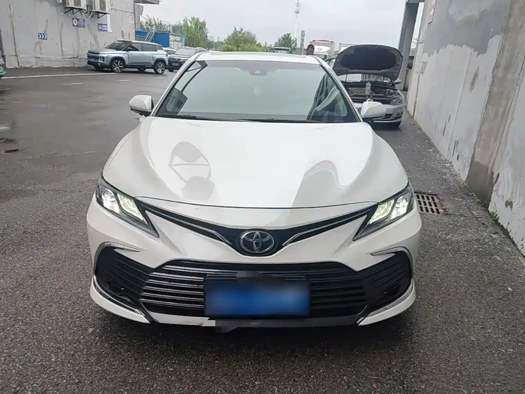 Toyota Camry — миниатюра 3