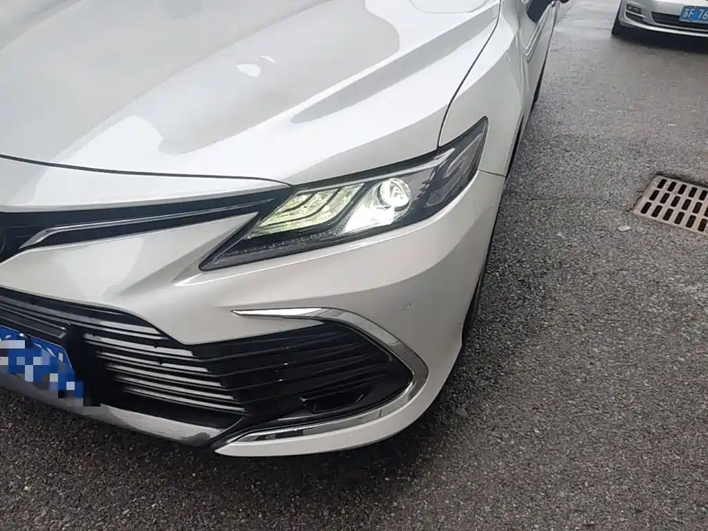 Toyota Camry — миниатюра 24
