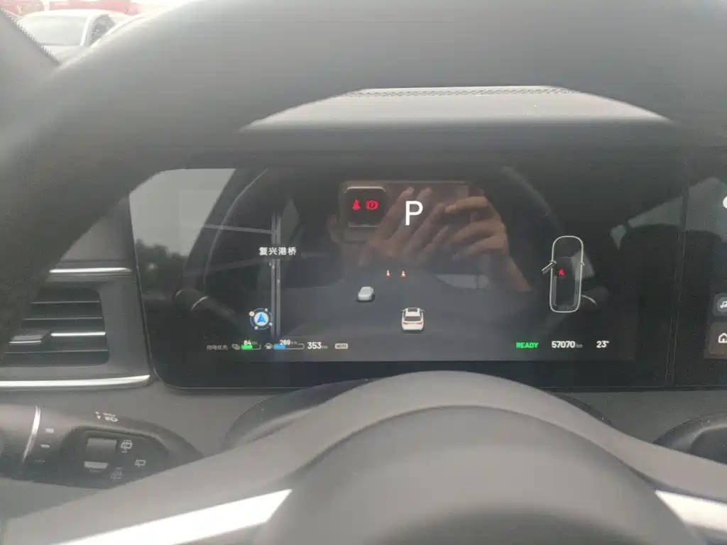 Li Auto Li ONE — миниатюра 12