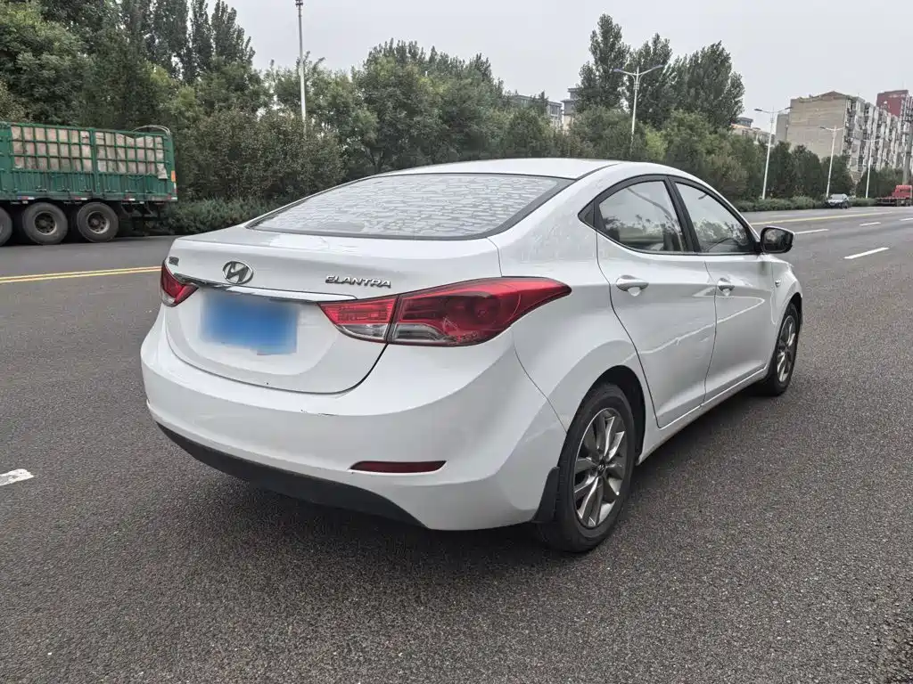 Hyundai Elantra Langdong — миниатюра 7