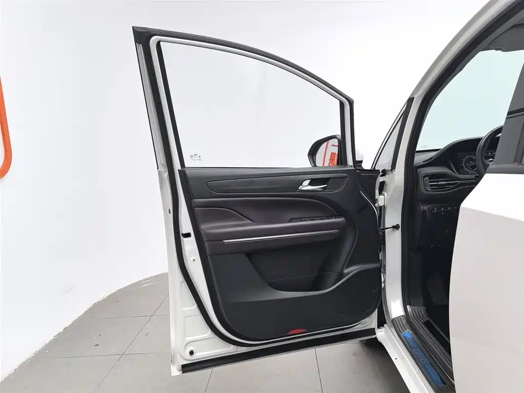 GAC M6 2019 270T DCT （ мест） VI