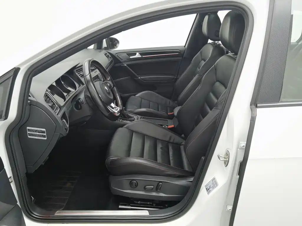 Volkswagen Golf GTI — миниатюра 10