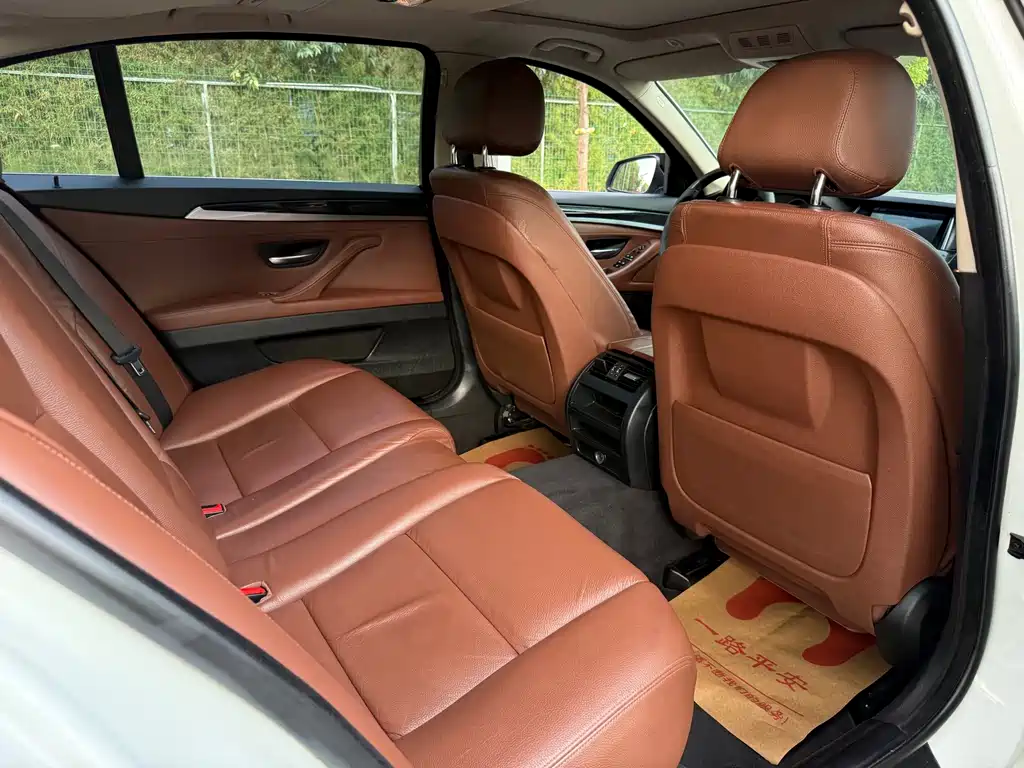 BMW 5 Series — миниатюра 20
