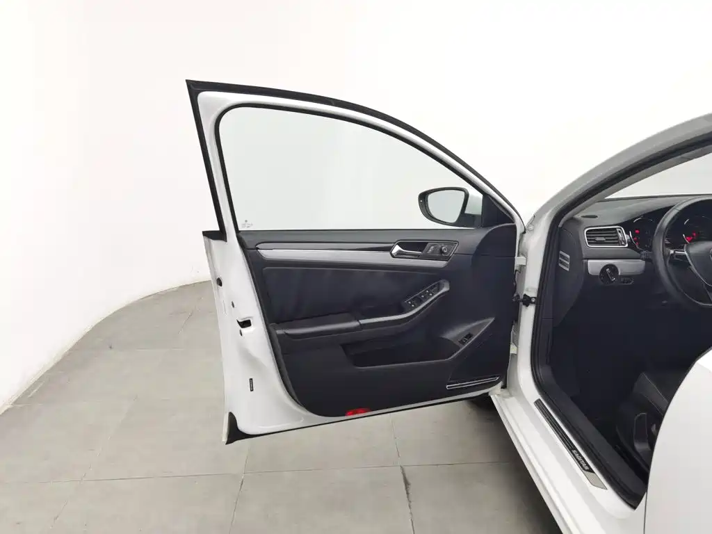 Volkswagen Sagitar — миниатюра 8