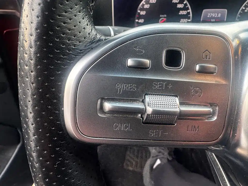 Mercedes-Benz E-Class (Import) — миниатюра 19
