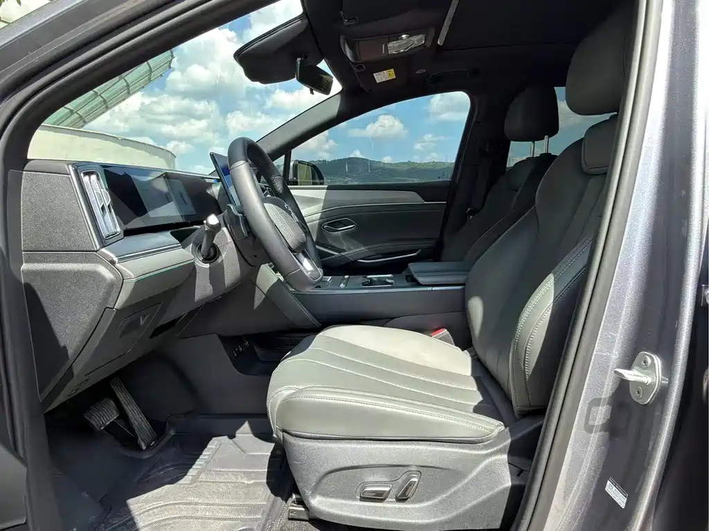 BYD L DM-i — миниатюра 4