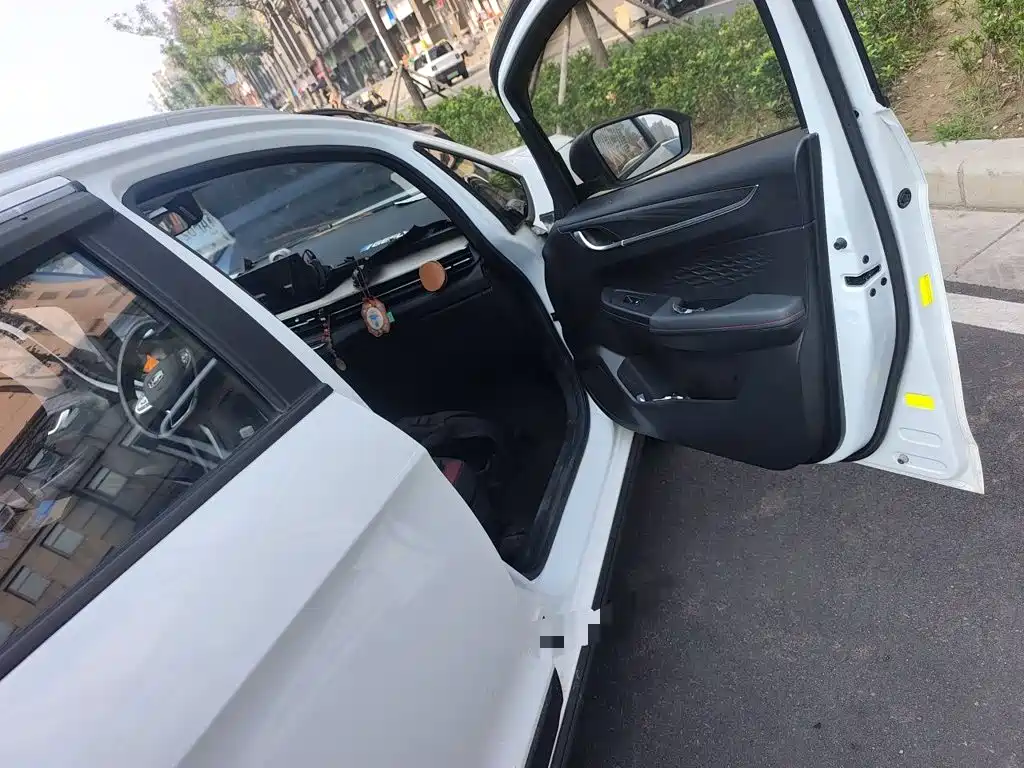 Geely Vision X3 — миниатюра 17