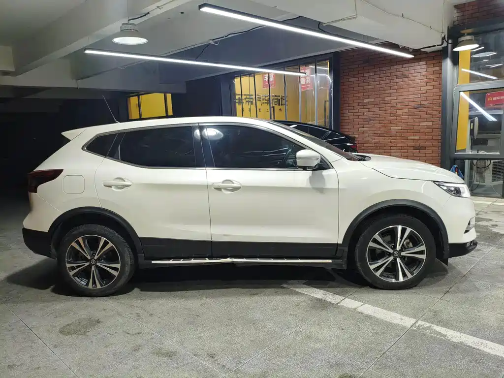 Nissan Qashqai — миниатюра 5