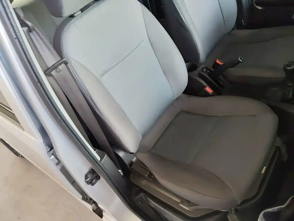 Wuling Rongguang Mini Truck — миниатюра 25