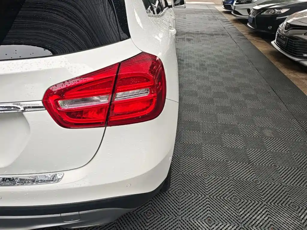 Mercedes-Benz GLA — миниатюра 8