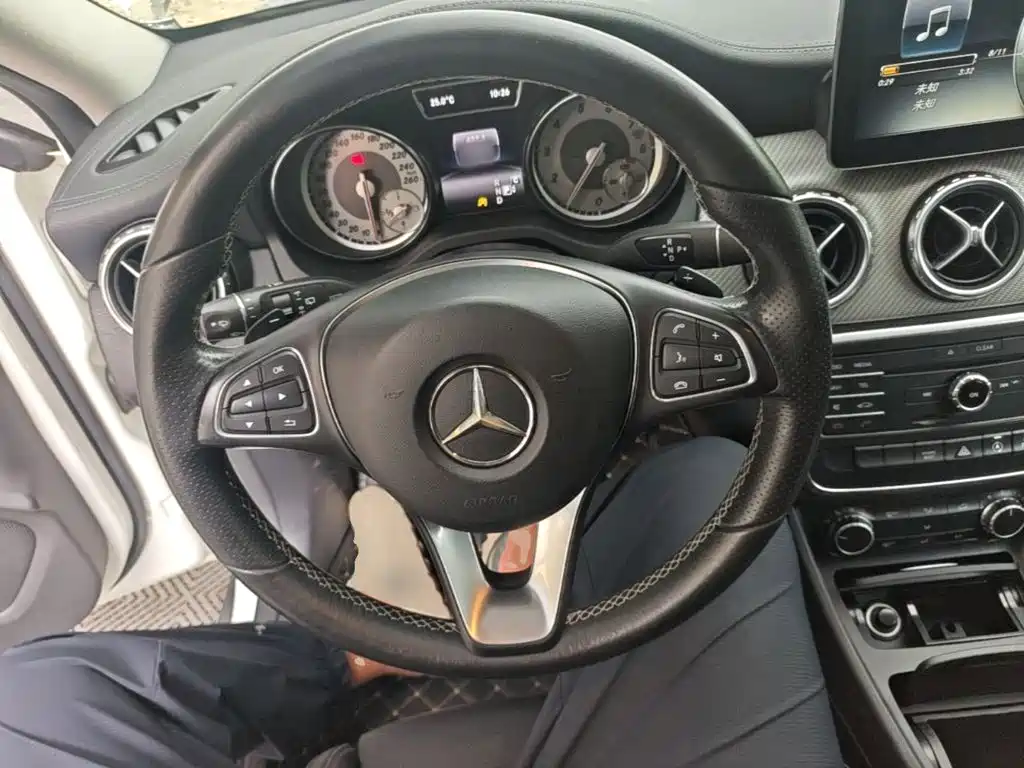 Mercedes-Benz GLA — миниатюра 11