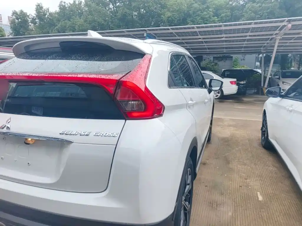 Mitsubishi Eclipse Cross — миниатюра 8