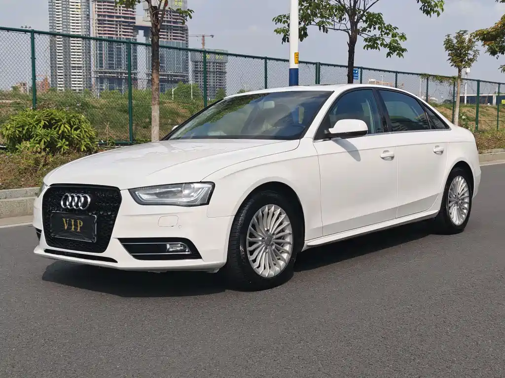Audi A4L 2015