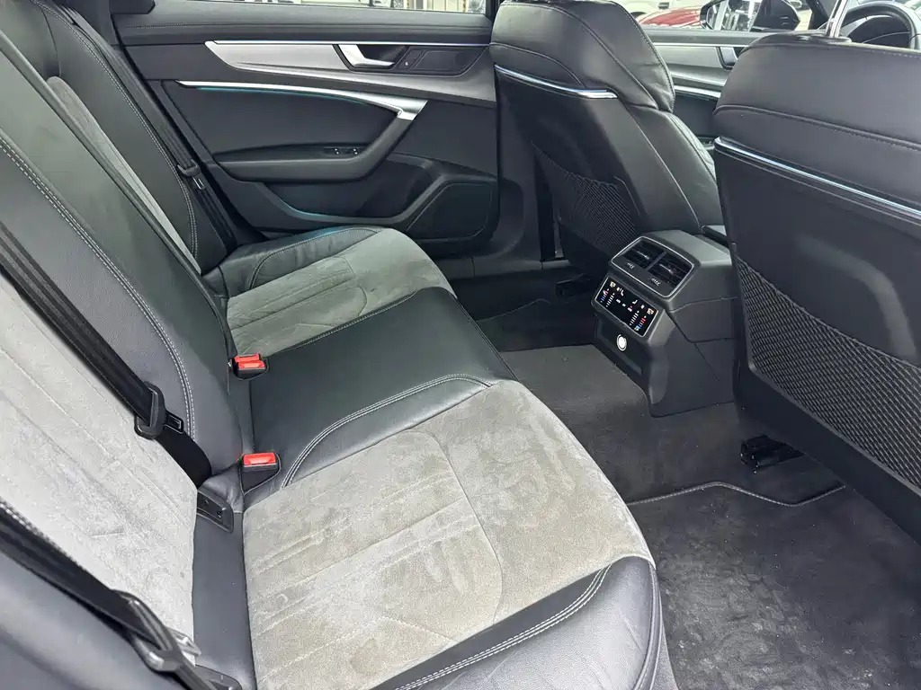 Audi A6L — миниатюра 11