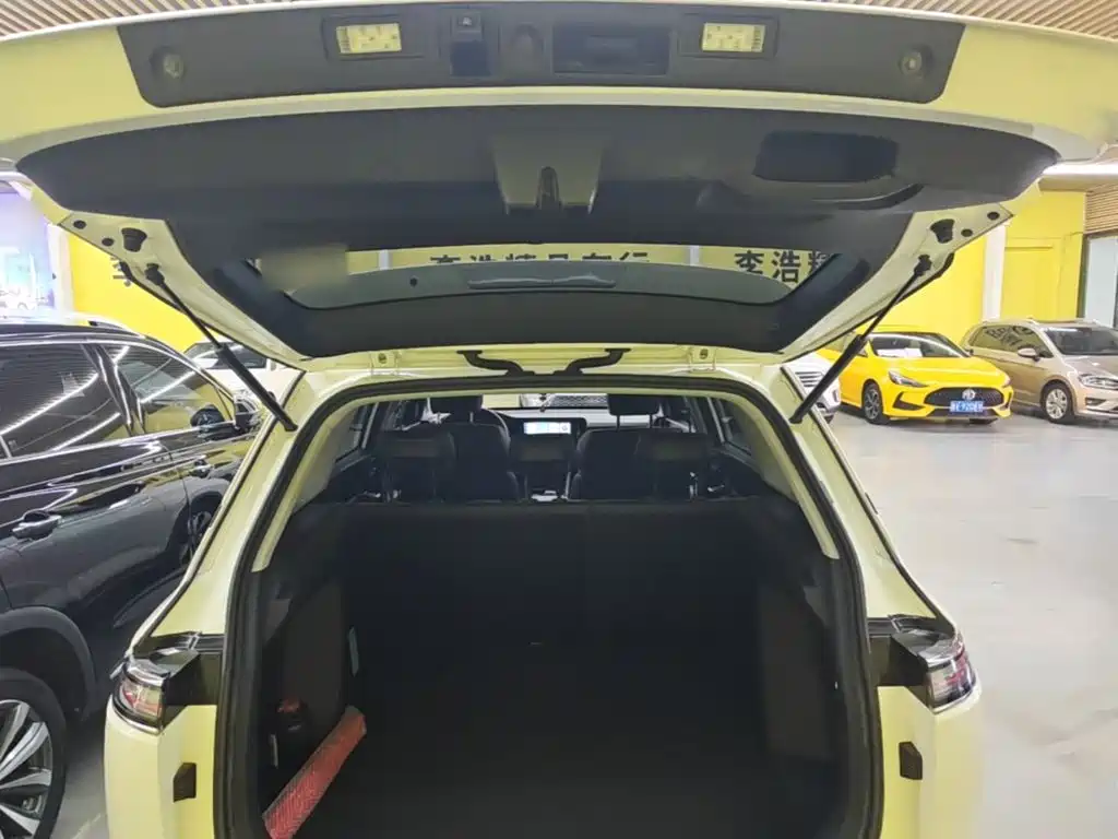 Wuling Xingyun — миниатюра 19