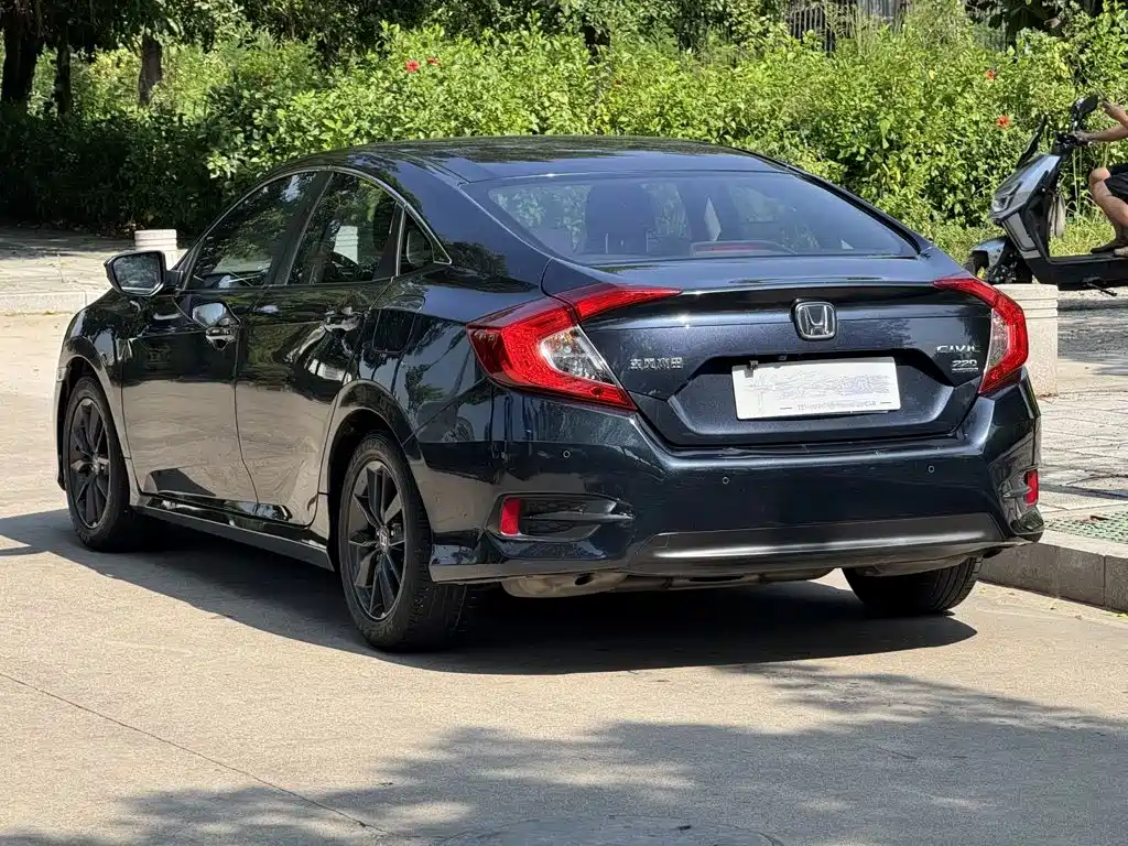 Honda Civic — миниатюра 5