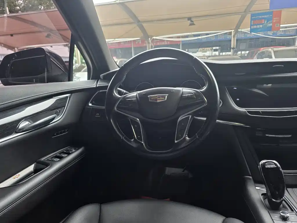 Cadillac XT5 — миниатюра 11