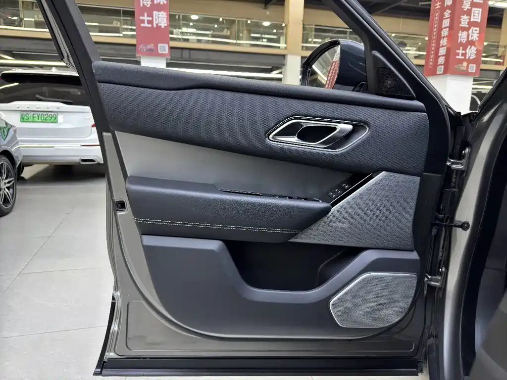Land Rover Velar — миниатюра 8