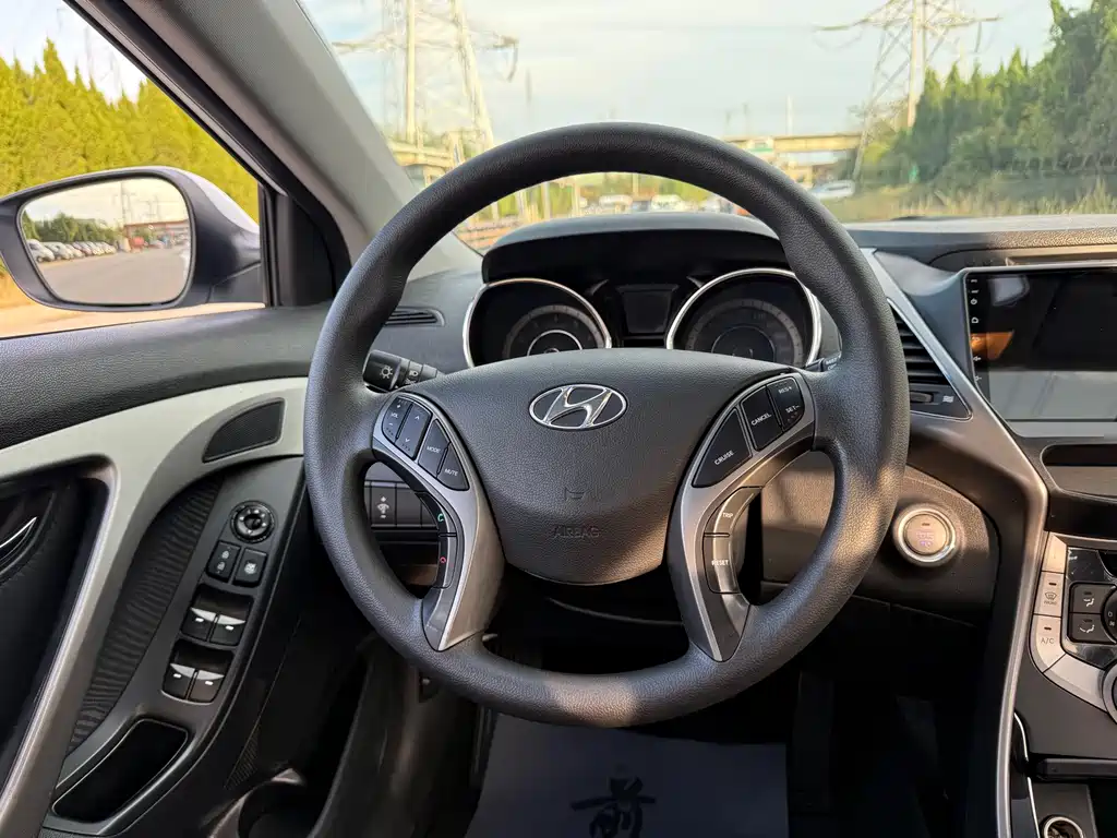 Hyundai Elantra Langdong — миниатюра 14
