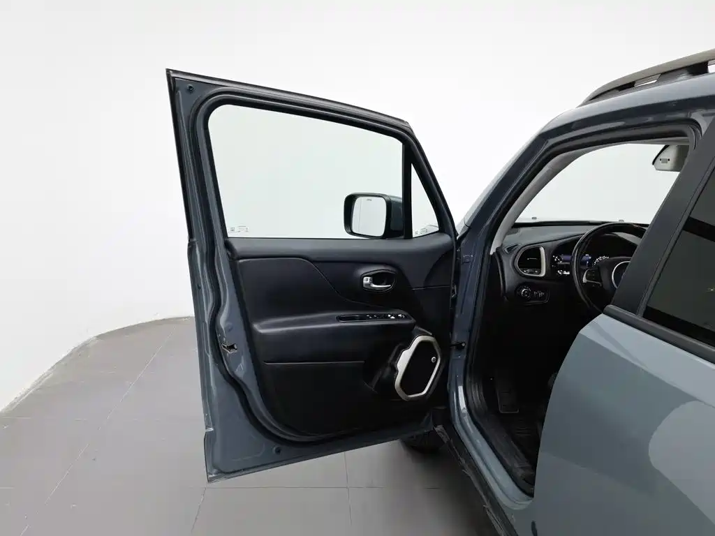 Jeep Renegade — миниатюра 8