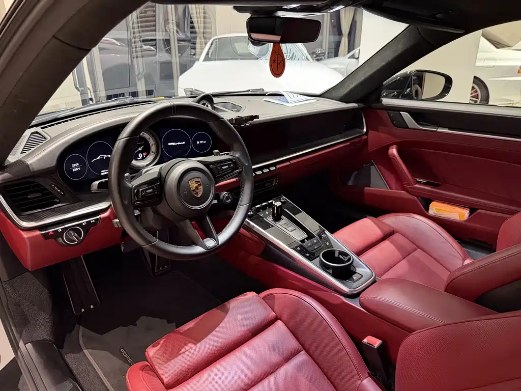 Porsche 911 2022 Turbo S 3.7T