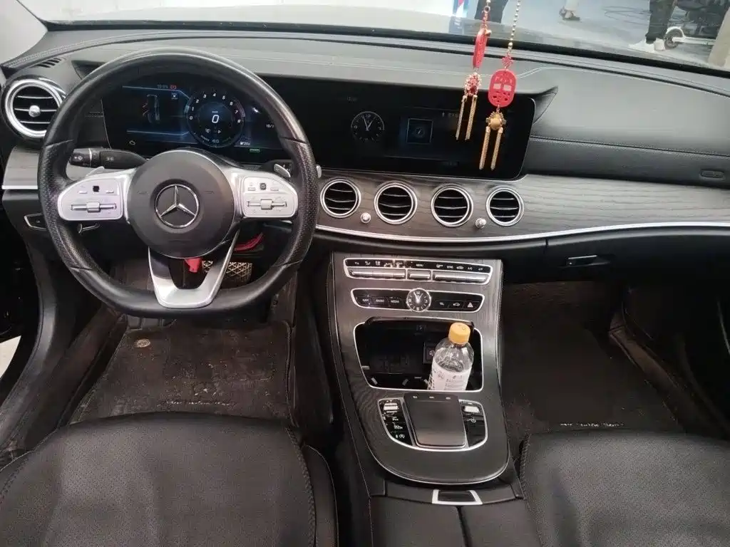 Mercedes-Benz E-Class — миниатюра 5