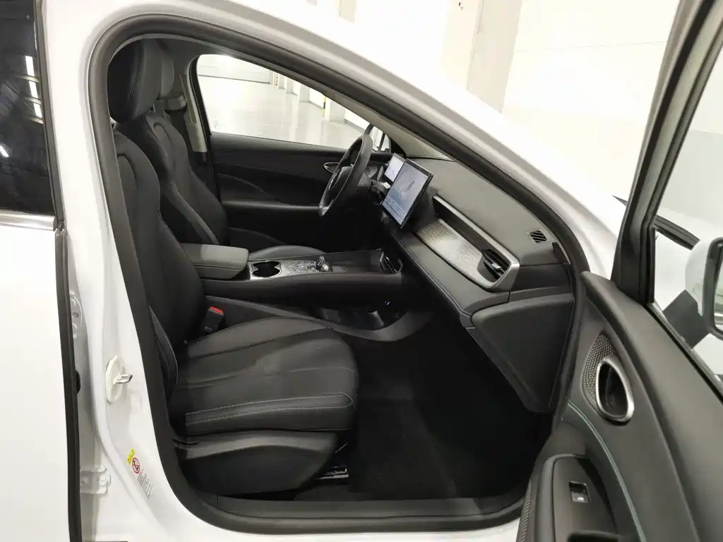 BYD Seal 05 DM-i — миниатюра 23