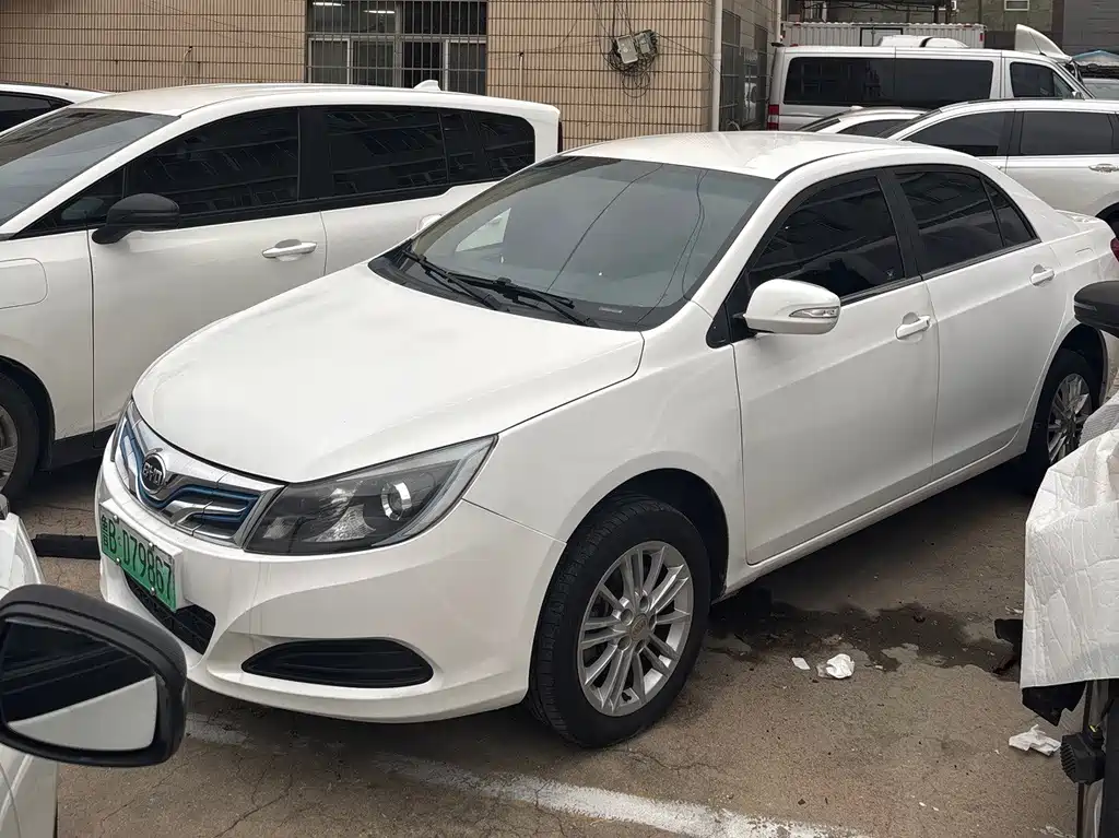 BYD e5