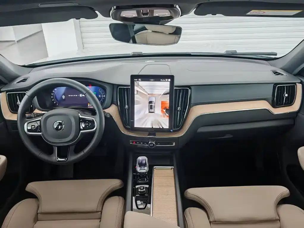 Volvo XC60 PHEV — миниатюра 21