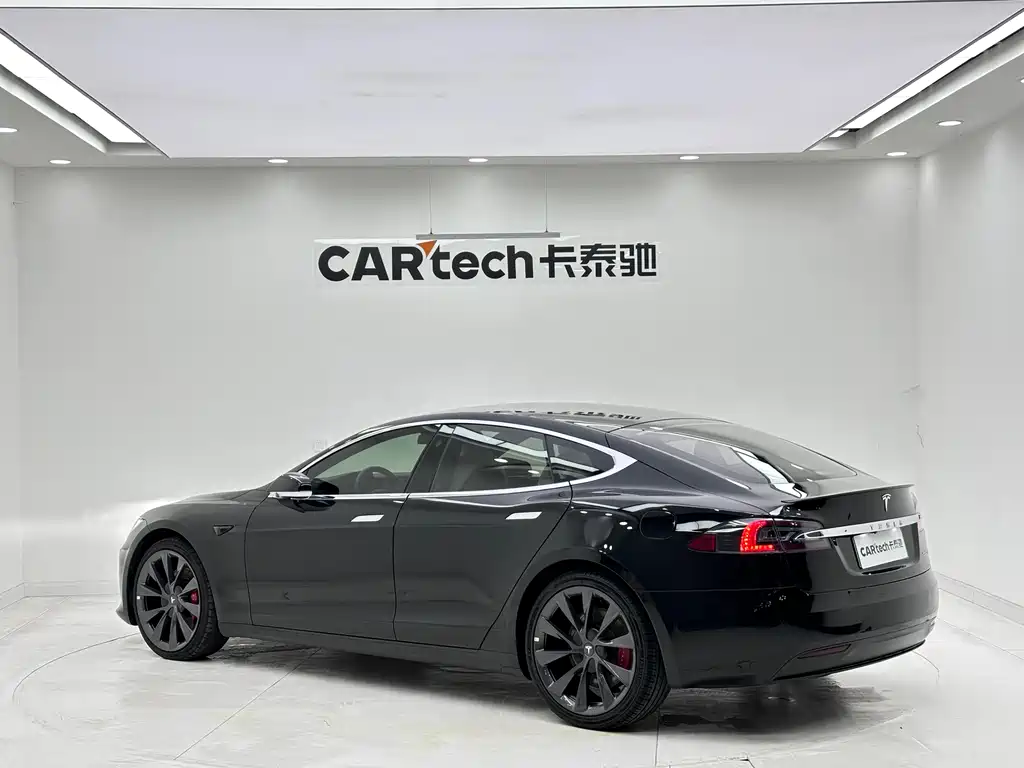 Tesla Model S 2019 Performance