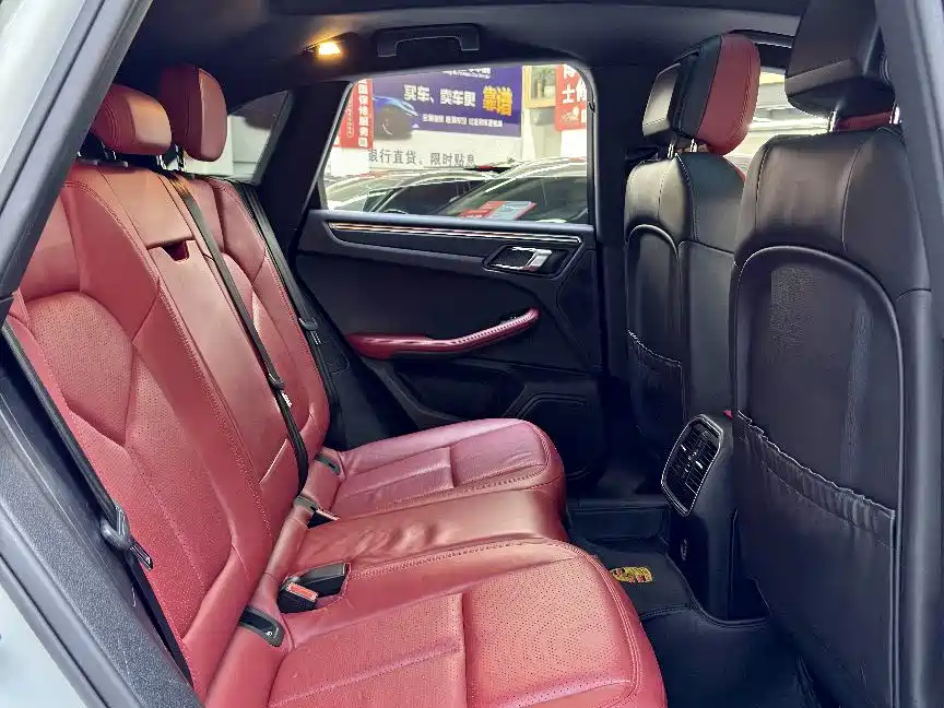 Porsche Macan — миниатюра 14