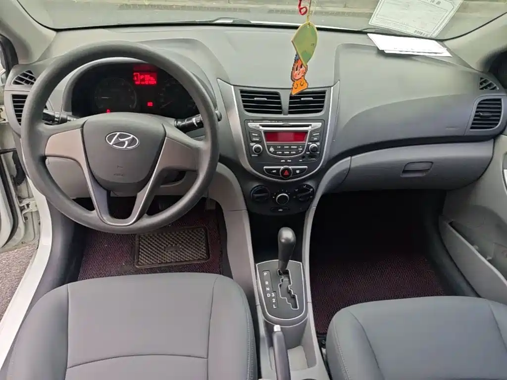 Hyundai Verna — миниатюра 10