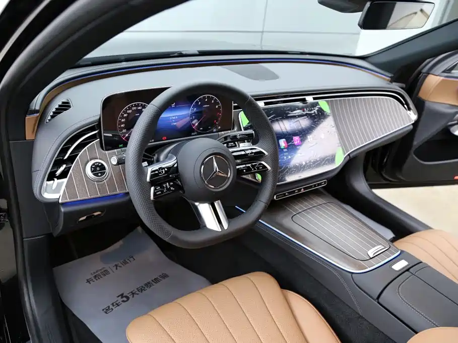 Mercedes-Benz E-Class — миниатюра 13