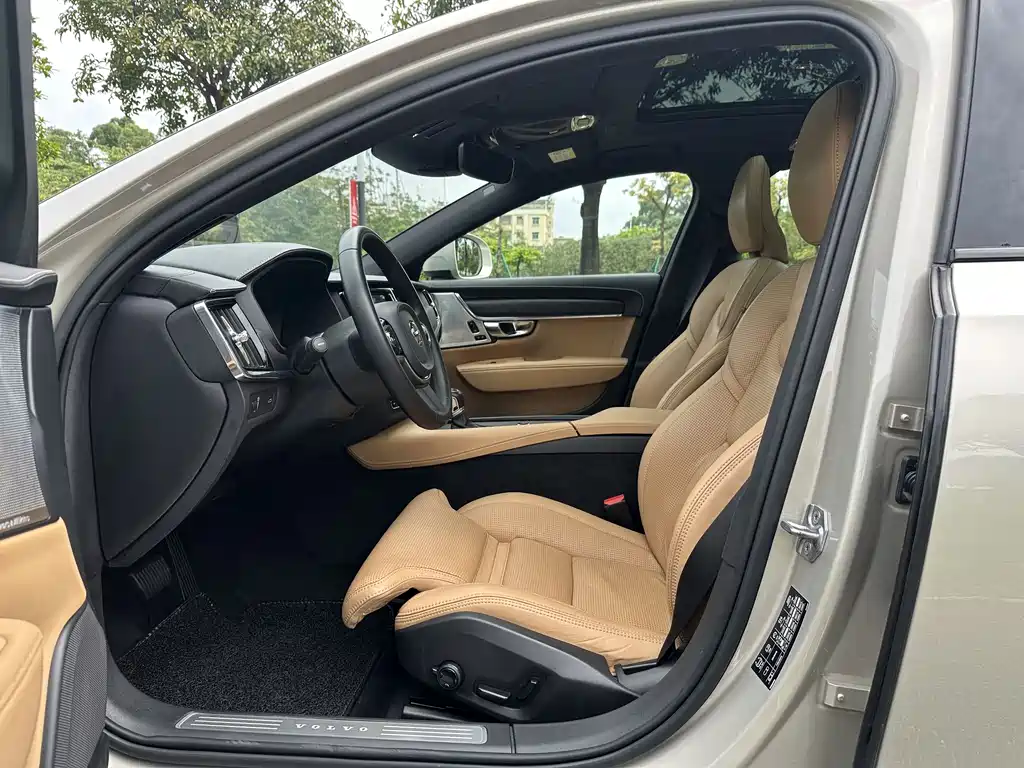 Volvo V90 2019 Cross Country T5 AWD VI