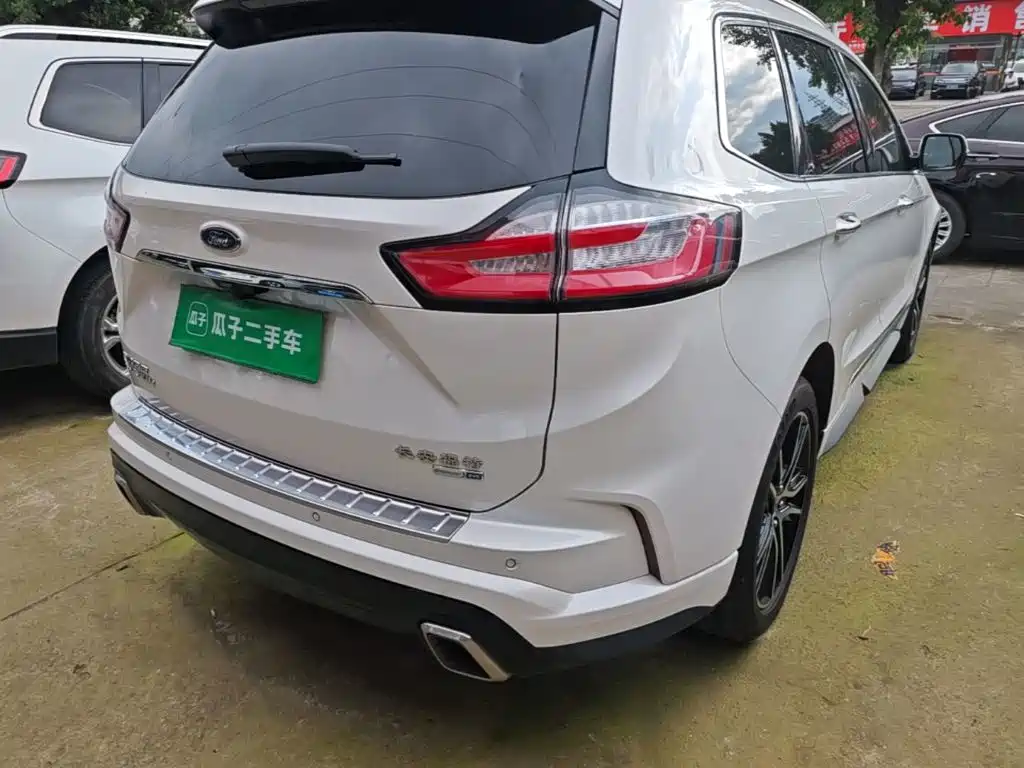 Ford Edge — миниатюра 8