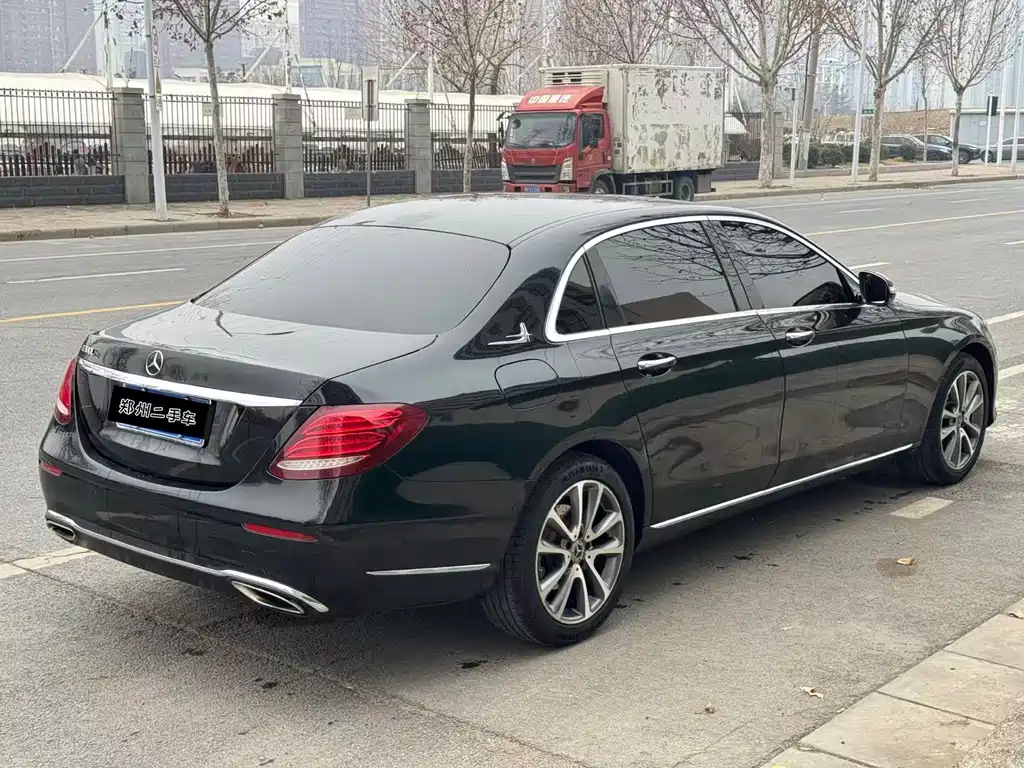 MERCEDES-BENZ E CLASS