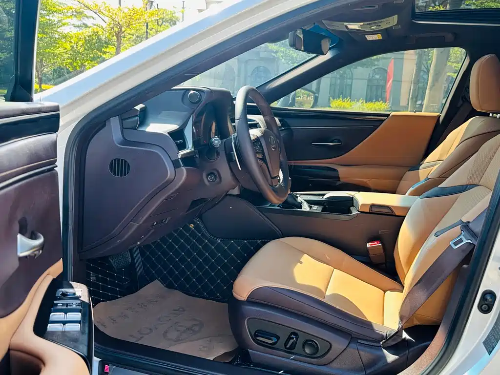 Lexus ES — миниатюра 15