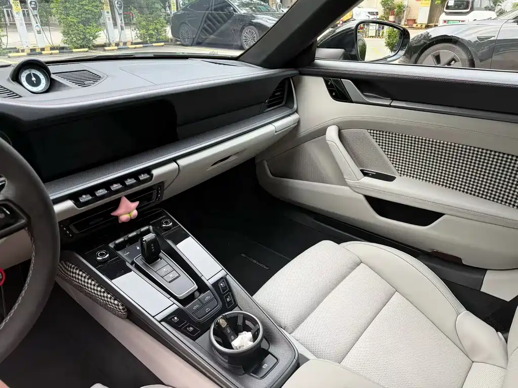 Porsche 911 — миниатюра 5