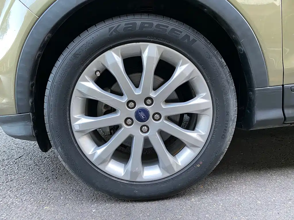 Ford Kuga — миниатюра 7