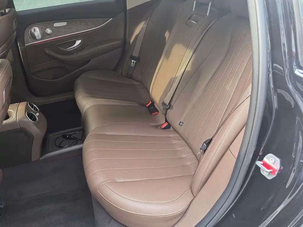 Mercedes-Benz E-Class — миниатюра 15