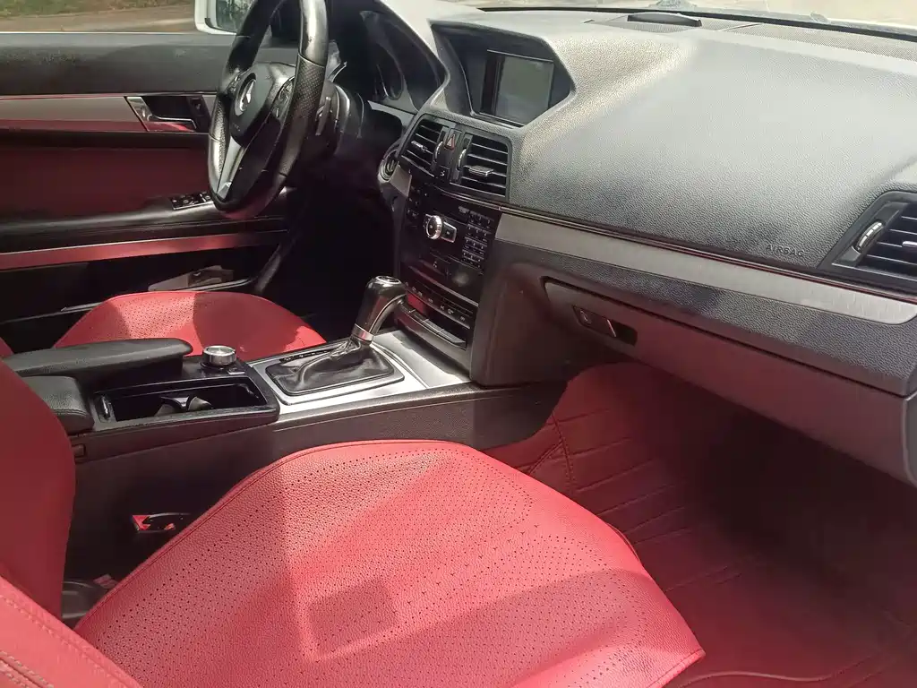 Mercedes-Benz E-Class (Import) — миниатюра 3